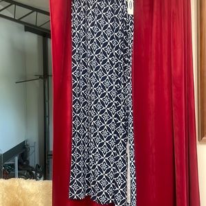 Old Navy Maxi,   New w tags.  XS